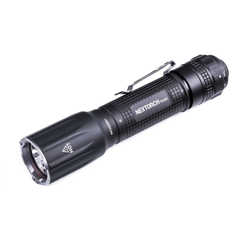 Nextorch TA30C — taktická LED baterka 1600 lm s koncovým spínačom a klipom