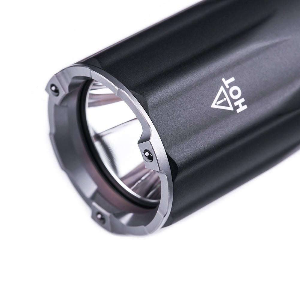 Nextorch TA30W — nano-keramická zúbkovaná úderná korunka na rozbitie skla v núdzi