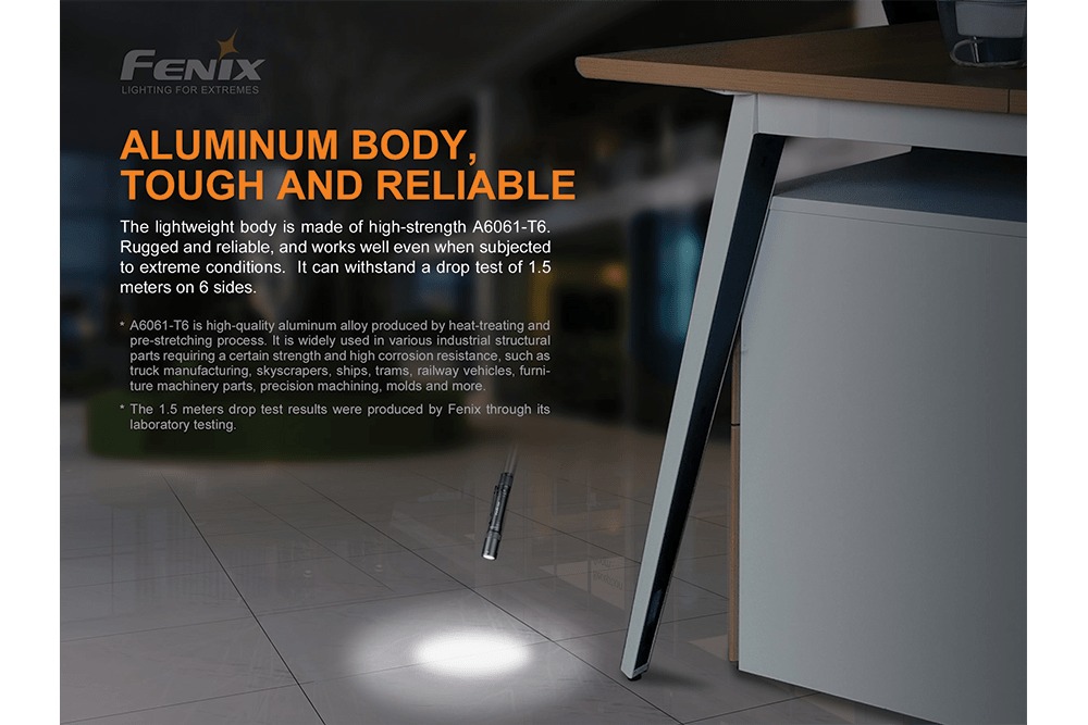 Fenix E20 V2.0 z hliníka A6061-T6 v teste Fenix znesie pád z 1,5 metra na šesť strán, padá zo stola