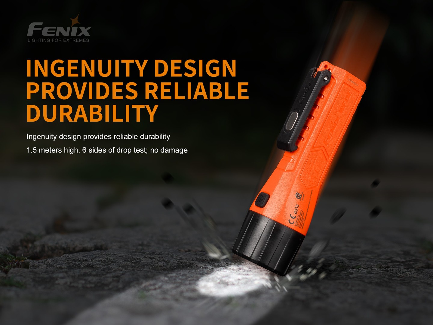 Fenix WF11E dopadá na mokrý asfalt v teste pádom z výšky 1,5 metra na šesť strán bez poškodenia