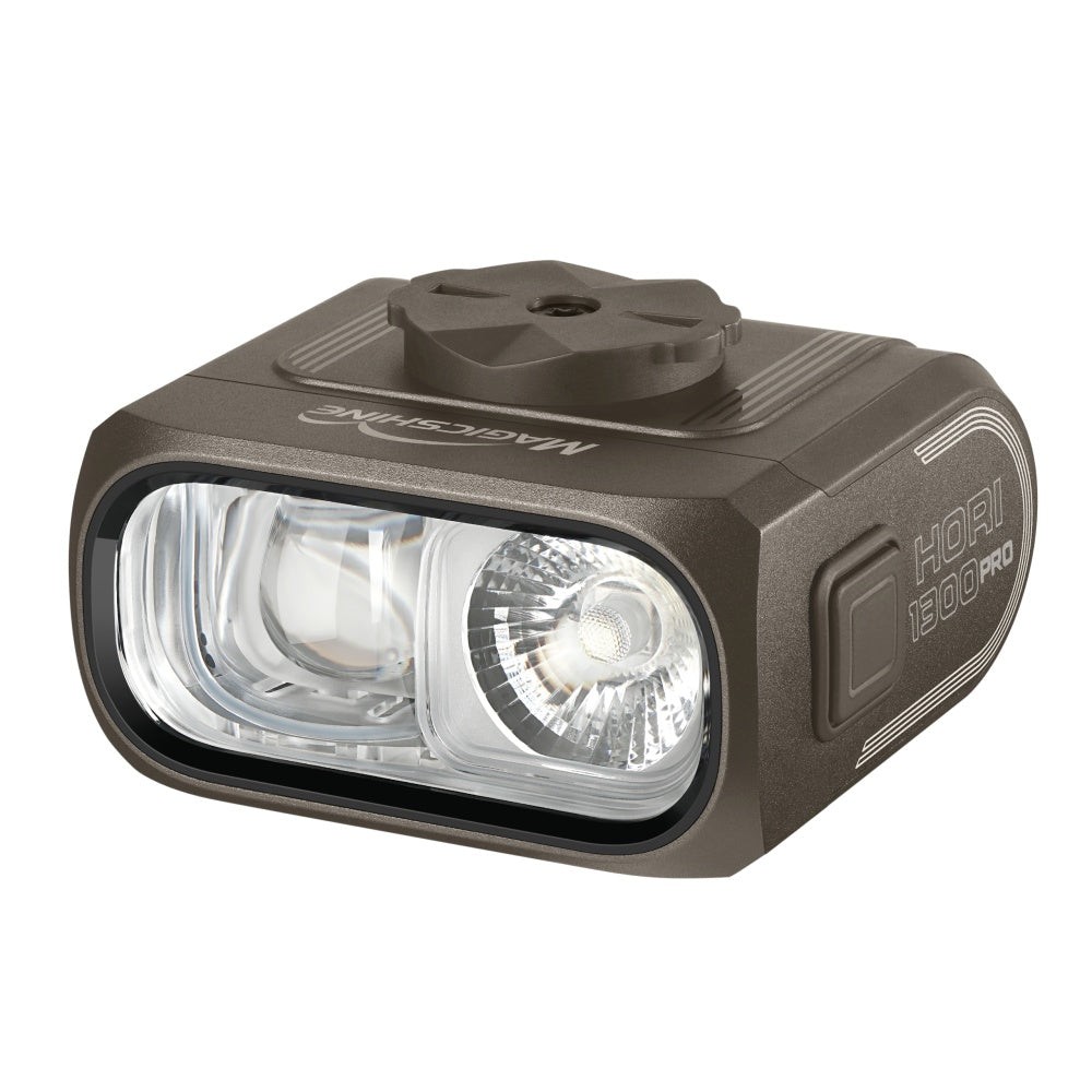 Predné cyklosvetlo Magicshine HORI 1300 PRO Titanium s dvojitou optikou Duo Optics v titánovo sivom hliníkovom tele
