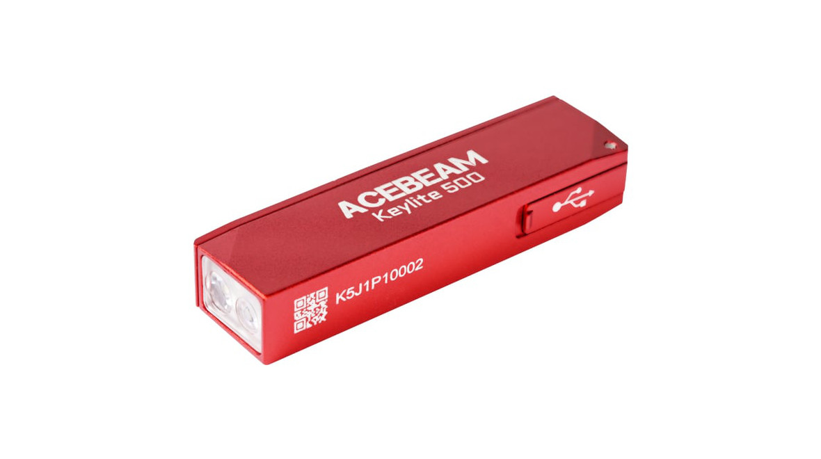 Acebeam Keylite 500 v červenom prevedení s karabínkou — nabíjateľná LED kľúčenka 500 lúmenov s USB-C nabíjaním