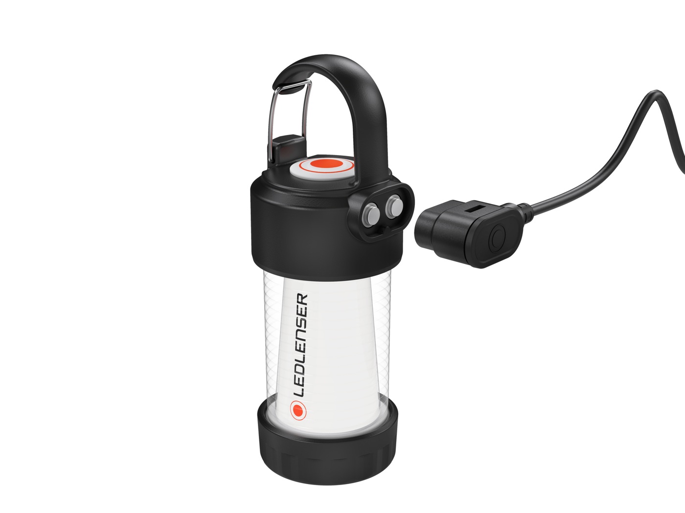 Ledlenser ML4 a magnetická koncovka nabíjacieho kábla tesne pri dvojici kontaktov na hlave lampáša