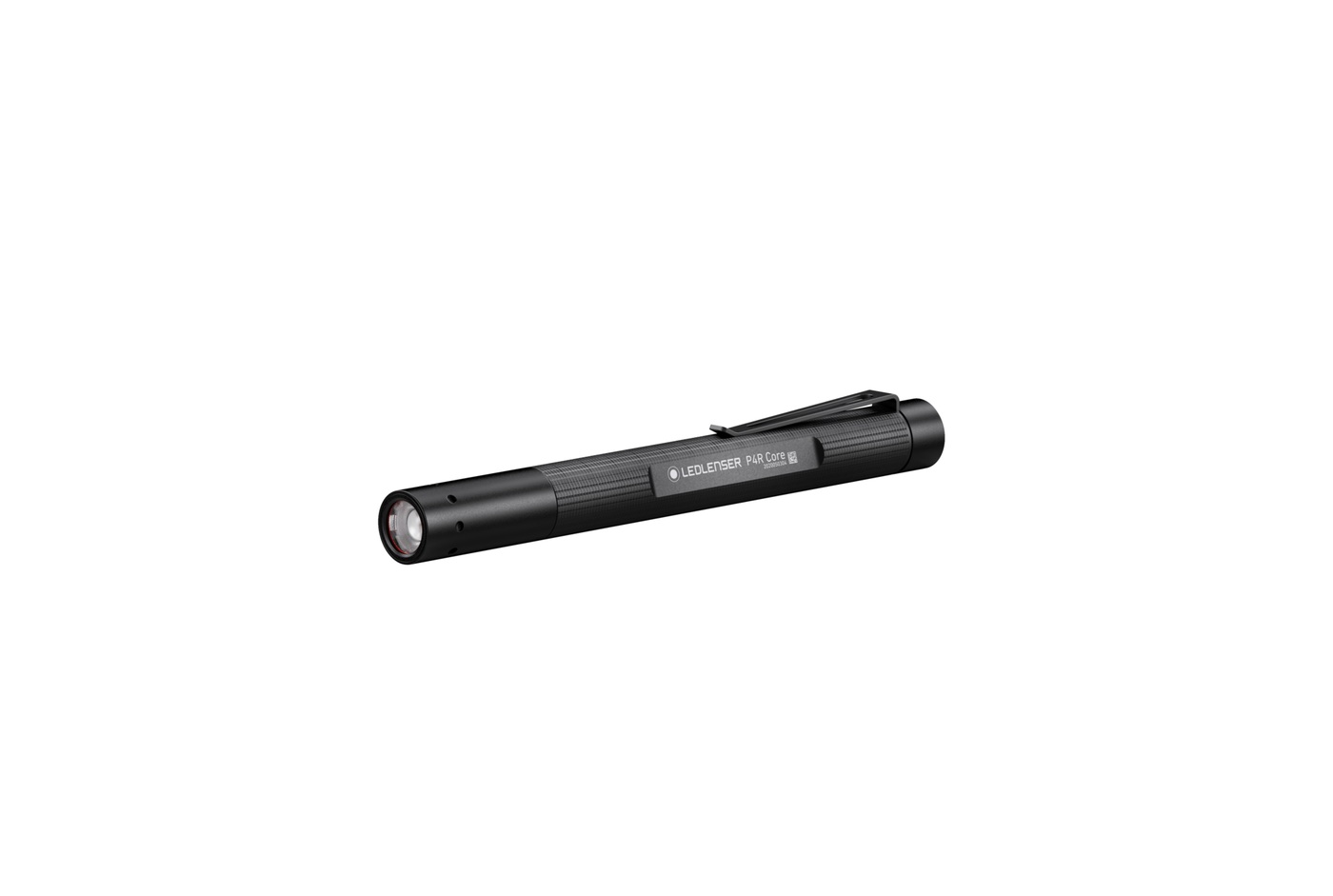 Ledlenser P4R Core — nabíjateľná pero-baterka s hliníkovým telom a sponou, packshot zboku na bielom pozadí
