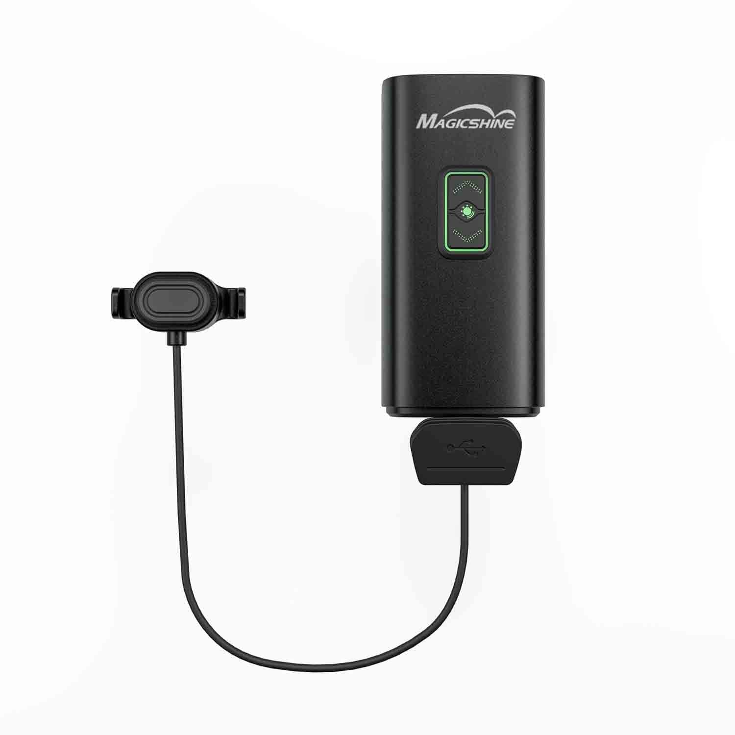 Káblový ovládač Magicshine MJ-6390 zapojený do USB-C portu predného svetla Magicshine RAY
