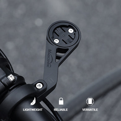 Magicshine MJ-6538 nasadený na riadidlách, infografika výrobcu s ikonami lightweight, reliable a versatile