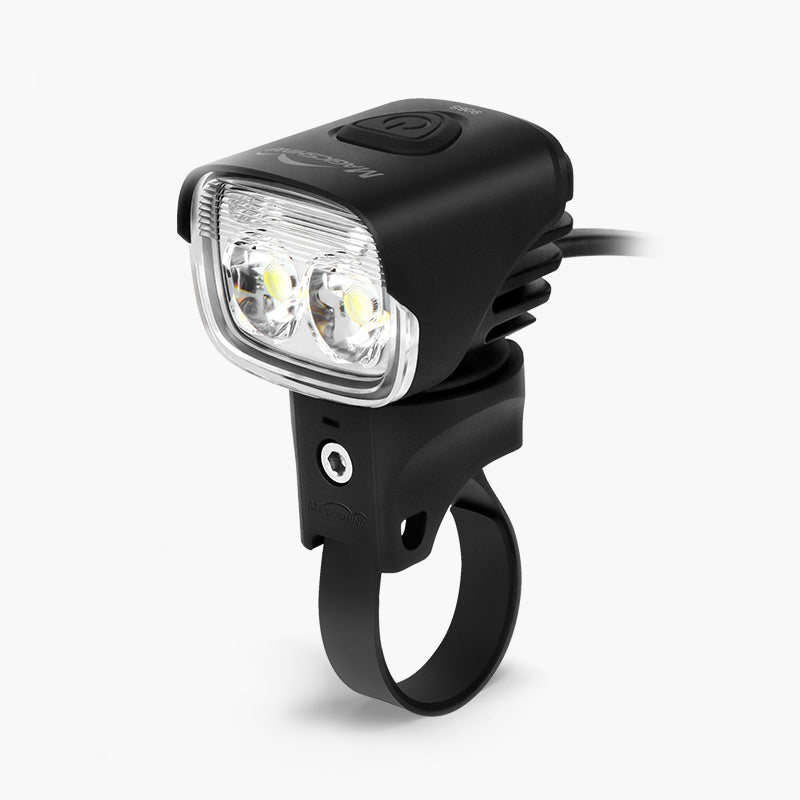 Magicshine MJ-906S &mdash; predné cyklosvetlo s dvomi LED, denným svetelným pásom a gumovým držiakom na riadidlá