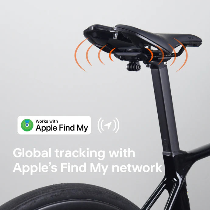 Magicshine NetFy pod sedlom bicykla vysiela signál do siete Apple Find My — odznak Works with Apple Find My