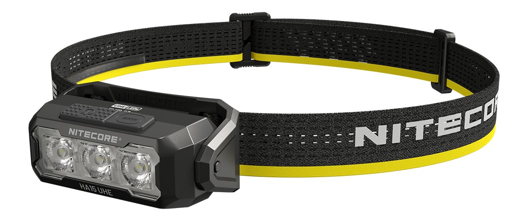 NITECORE HA15 UHE šikmo – ultraľahká čelovka s tromi LED UHE na čiernej čelenke so žltým okrajom a nápisom NITECORE