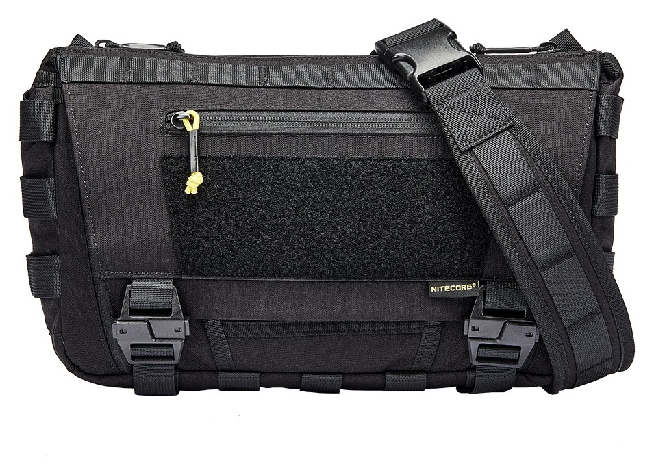 Nitecore SLB06 crossbody taška spredu, čierny CORDURA nylon, horný zips, predná loop plocha a dve spony