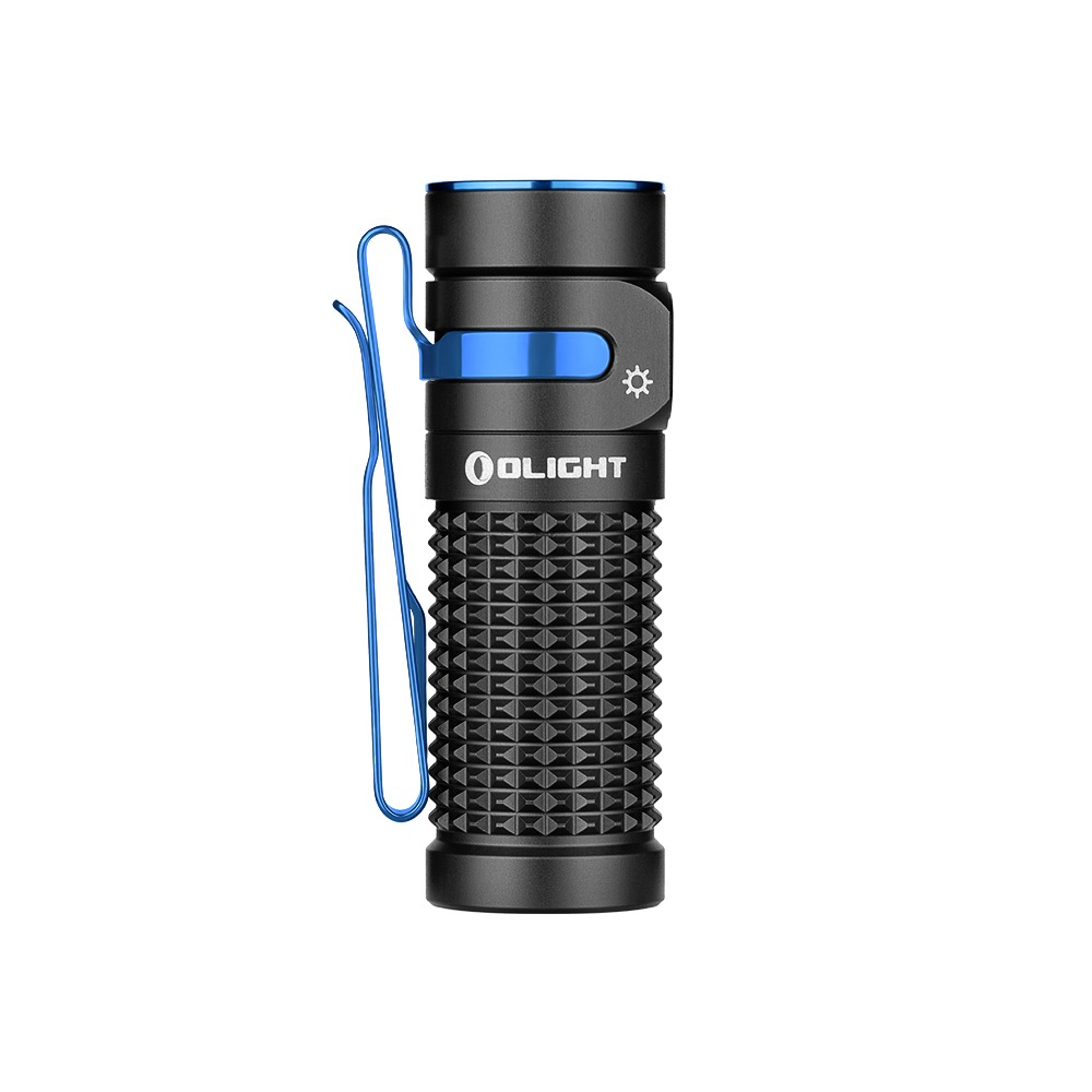 Olight Baton 4 čierna baterka zboku s modrým klipom vľavo, logom OLIGHT na tele a symbolom jasu na hlave