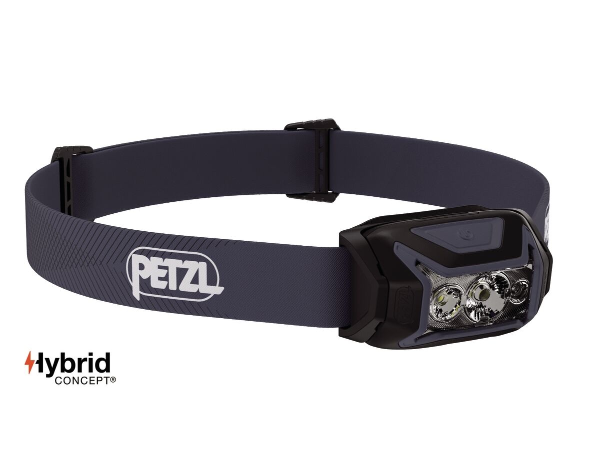 Petzl ACTIK 2025 v čiernej farbe — čelovka s hlavovým pásikom