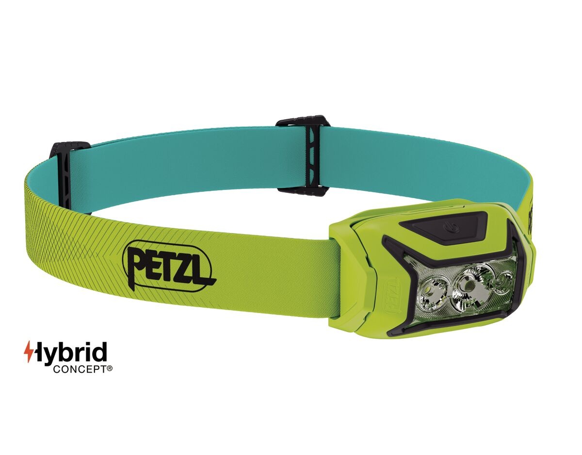 Petzl ACTIK 2025 v zelenej farbe — čelovka s hlavovým pásikom