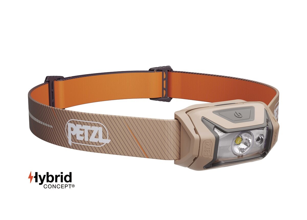 Petzl TIKKA CORE 2025 v hnedej farbe — čelovka s hlavovým pásikom