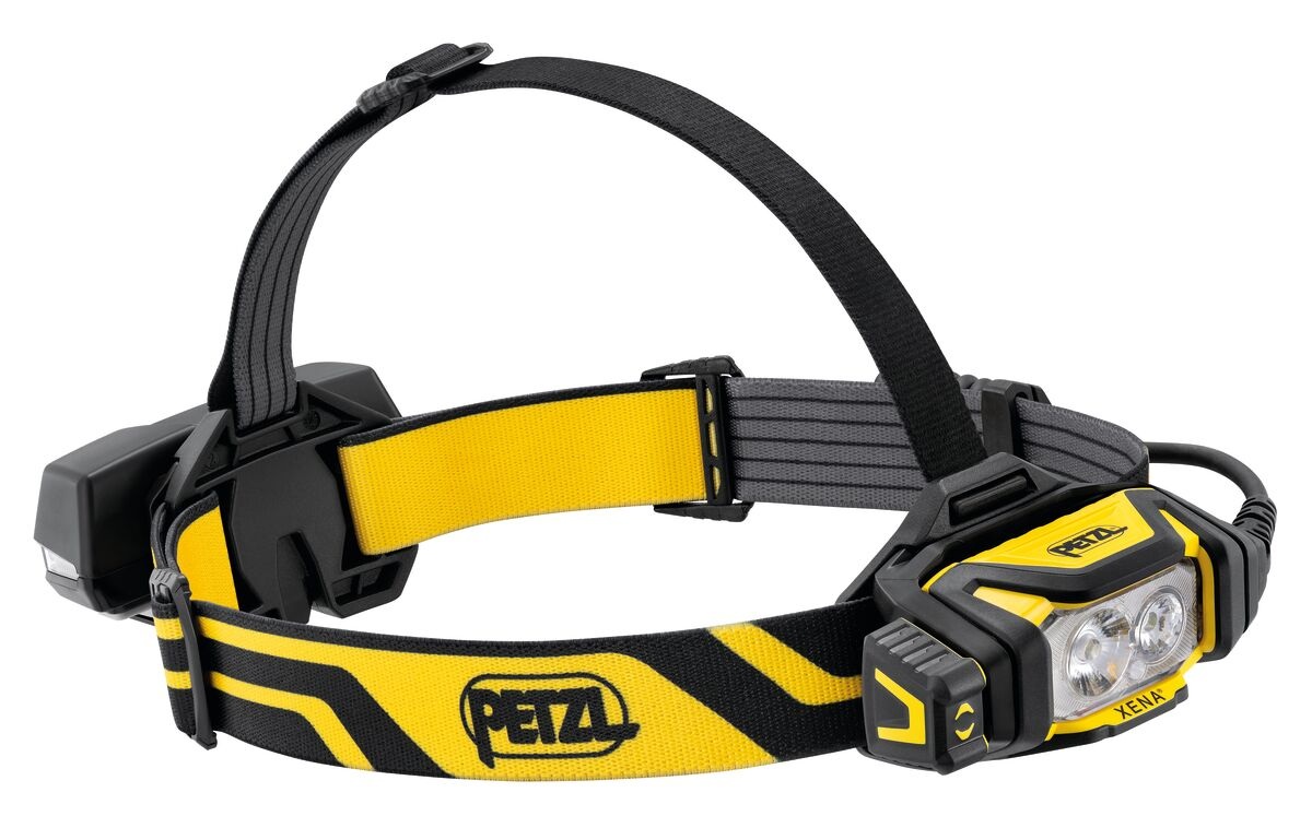 Petzl XENA — celá zostava s horným pásikom cez temeno, prednou lampou a zadným akumulátorom na hlavovom pásiku