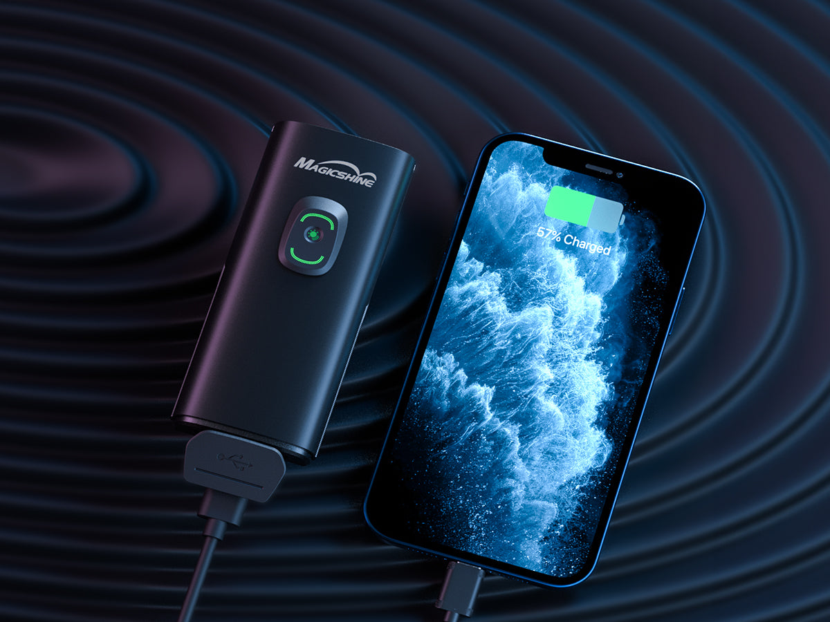 Cyklosvetlo Magicshine RAY 2600B dobíja telefón cez USB-C — obojsmerné nabíjanie z batérie 6700 mAh
