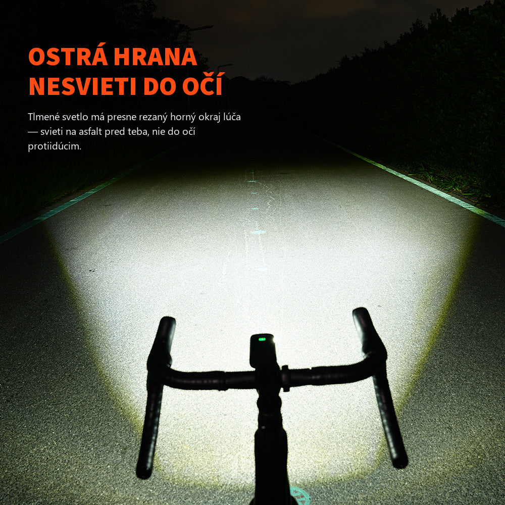 Tlmený režim Magicshine RAY 3000 s ostro rezanou hranicou lúča na nočnej ceste, neoslňuje protiidúcich