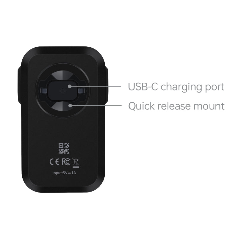 Render výrobcu Magicshine: zadná strana svetla SEEMEE 100AD s popísaným USB-C portom, štvrťotáčkovým držiakom a značkami CE a FCC