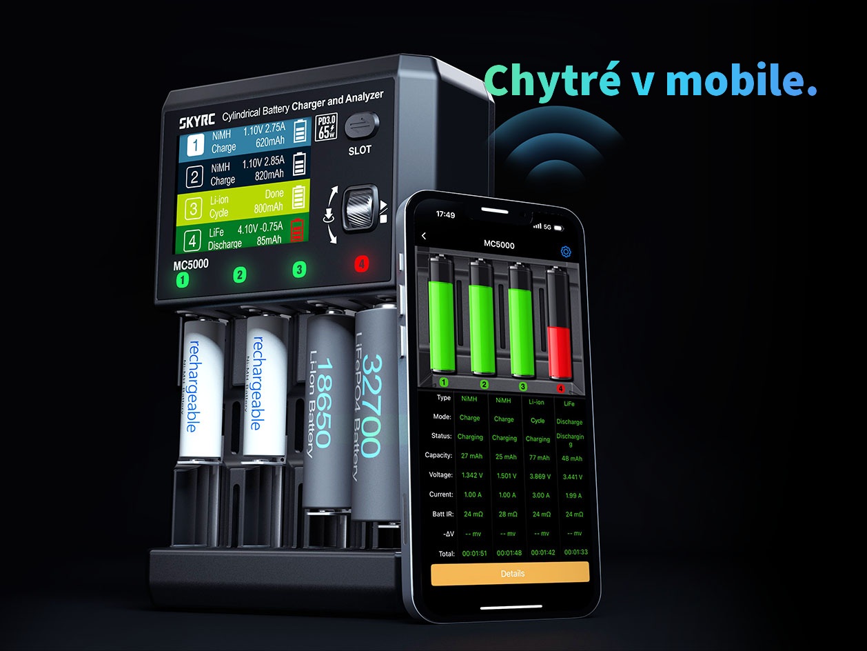 Aplikácia SkyRC na telefóne so stavom štyroch slotov nabíjačky MC5000 pripojenej cez Bluetooth