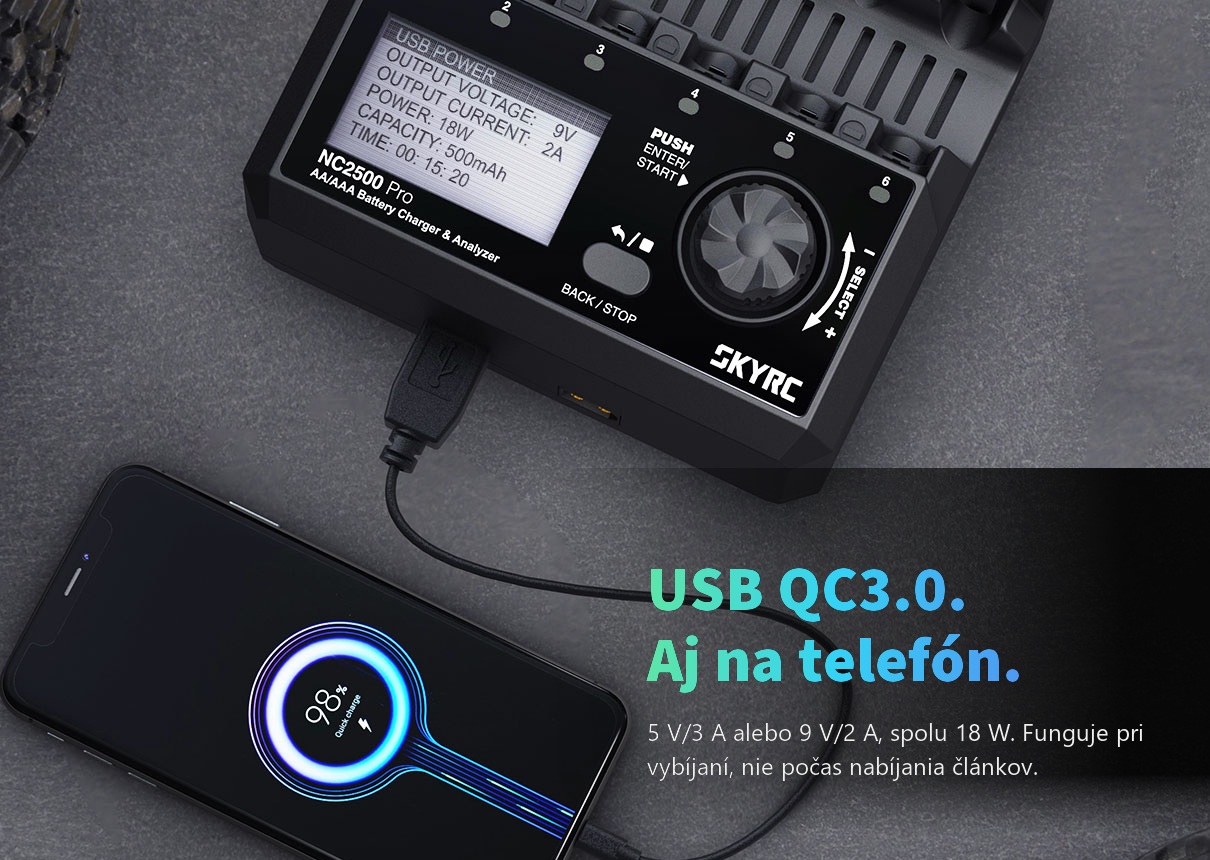 SkyRC NC2500 Pro nabíja telefón cez USB QC3.0, na displeji svieti výstup 9 V, 2 A a 18 W