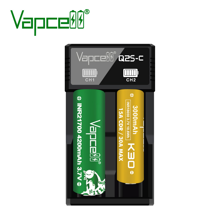 Vapcell Q2S-C spredu s článkami Li-ion 21700 a 18650 v slotoch CH1 a CH2 a indikátorom nabíjania pri každom slote