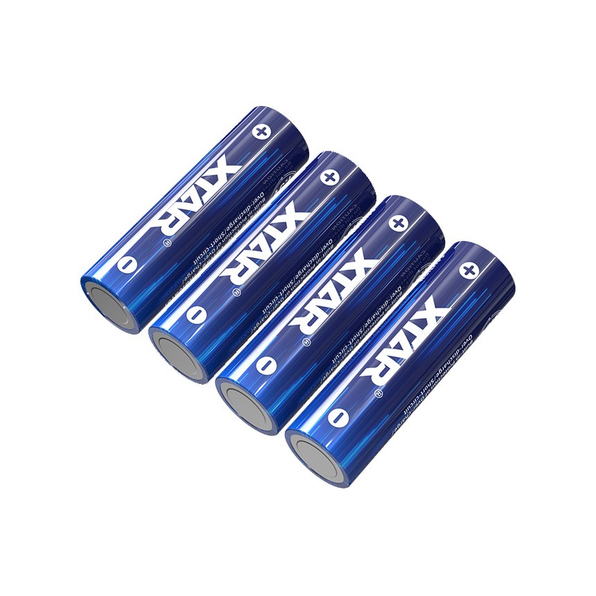 XTAR AA 1,5V 4150mWh (2500mAh) – štyri nabíjateľné lítiové tužkové batérie AA zo štvorbalenia s púzdrom
