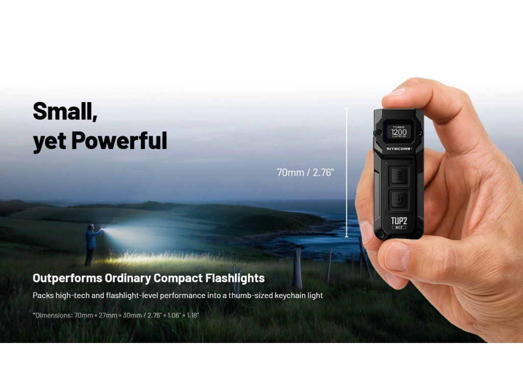 Nitecore TUP2 v ruke — kľúčenková baterka dlhá 70 mm s výkonom klasickej baterky