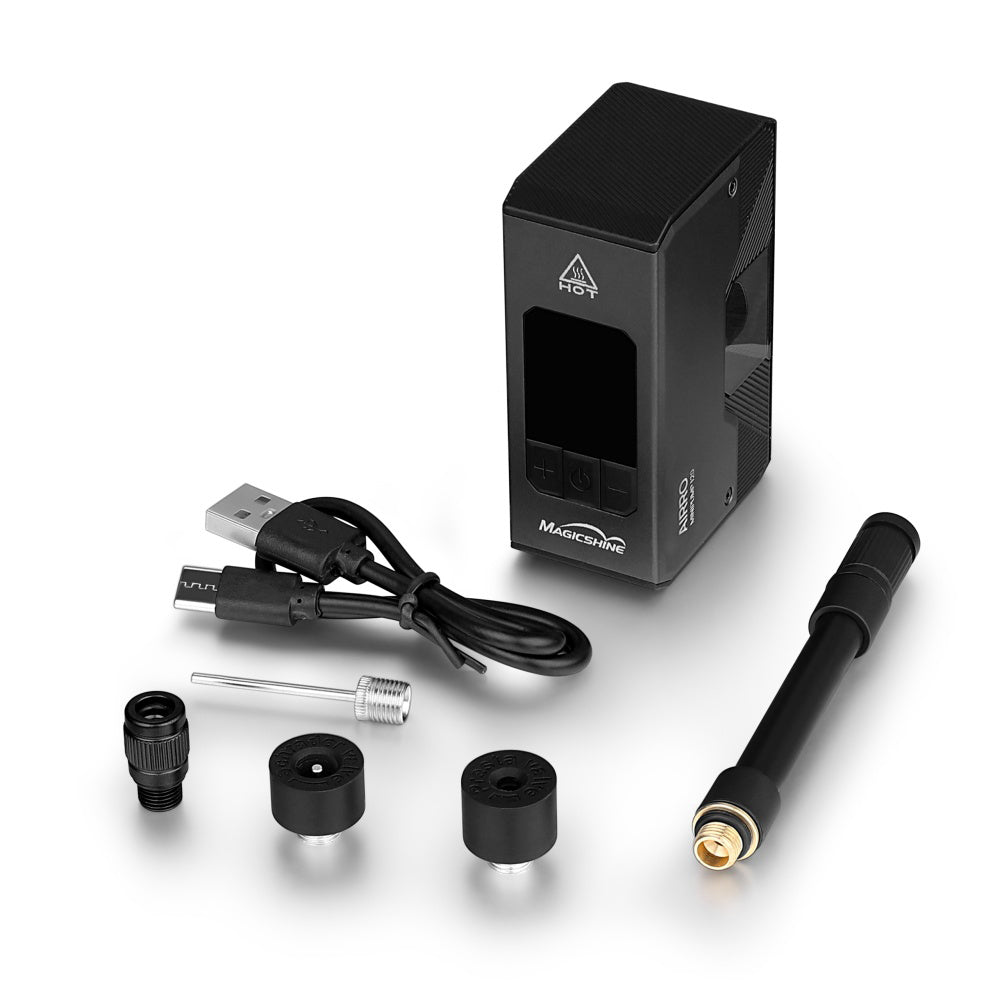 Obsah balenia Magicshine AIRRO Mini – pumpa, USB-C kábel, adaptéry Presta a Schrader, ihla a hadička