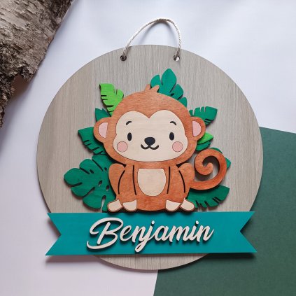 Dřevěná dekorace s dětským motivem