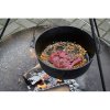 3669 4 camp chef univerzalni litinovy hrnec deluxe dutch oven 30 cm s poklici a zvedakem
