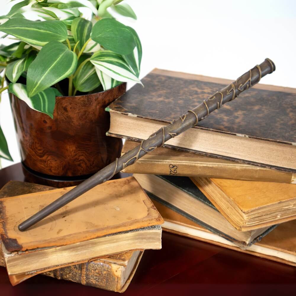 Hermione Granger varázspálca szőlőinda motívum részlet – sárkányszív-húr kánon, vásárlás a Vilagvarazs.hu webáruházban