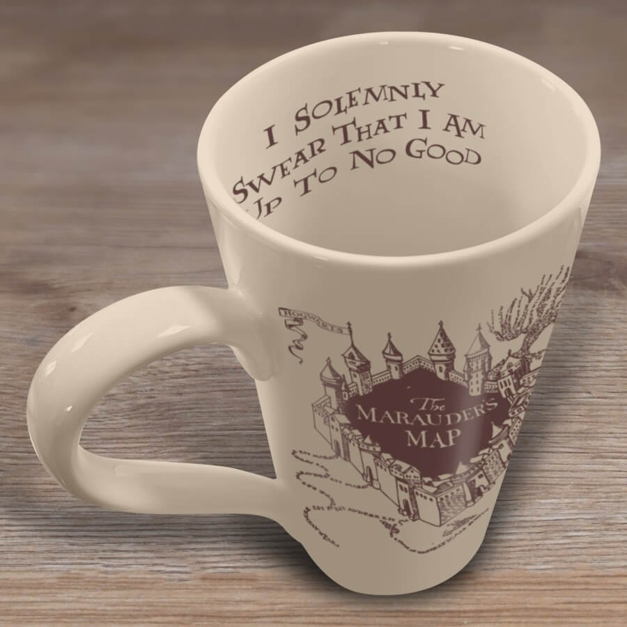 Harry Potter Hrnek Pobertův plánek – pohled seshora a detail vnitřního nápisu I solemnly swear