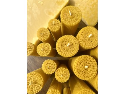 Motané svíčky z včelí mezistěny