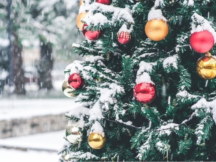 Jak na bílé Vánoce? Pomůže bílý magnezit, křišťál nebo achát plný rovnováhy?