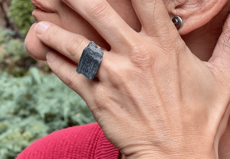 Na jakém prstu nosit prstýnek s minerálem?
