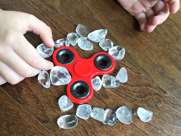 Jak mluvit s dětmi o koronaviru, abychom je připravili nikoli vystrašili