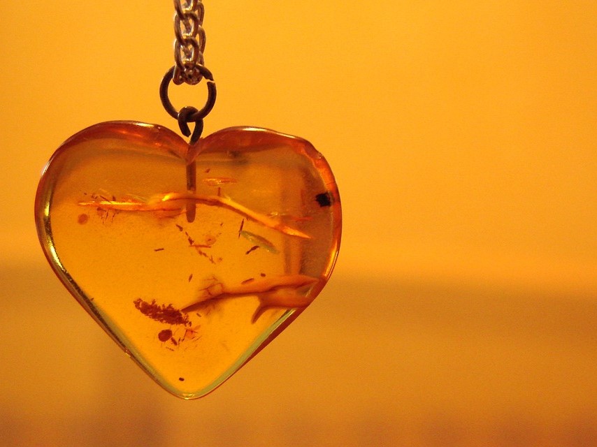 Přírodní kameny a vrtání, trhání… zubů