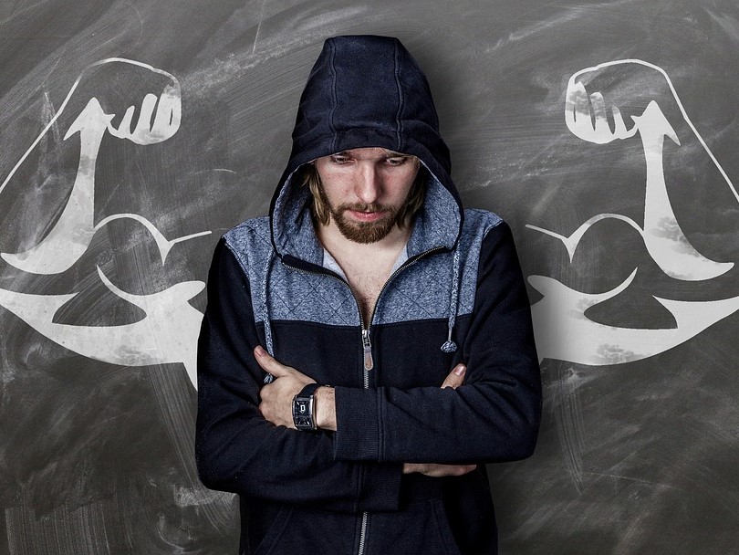 Mužem srdcem i duší! Velký průvodce pánskými náramky z minerálů