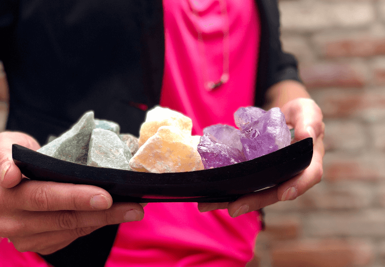 Proč se můj krystal změnil? Co znamená jiná barva, tvar či prasklina?