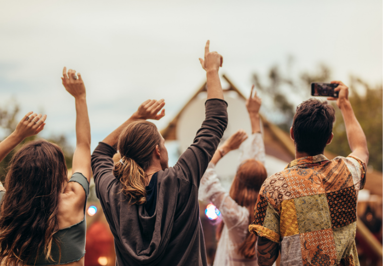 Nádherné šperky z minerálů, se kterými v létě zazáříte!