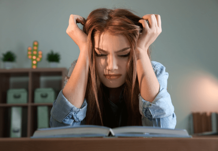 Jak se učit, nezhroutit se a věřit si i před testem? Praktické tipy a pro náročná studijní období