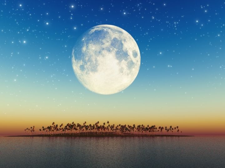 Květen: Nenechte si ujít květinový superúplněk posilněný zatměním Měsíce