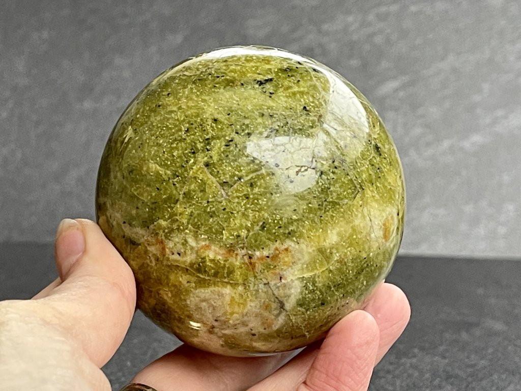 kámen koule minerál opál