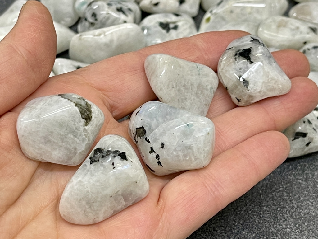 33462 3 tromly z mineralu mesicni kamen bily troml