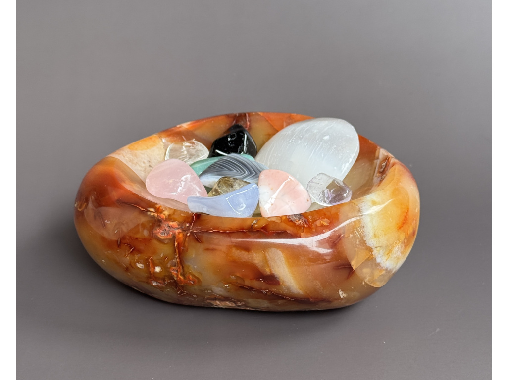 misky z minerálů a polodrahokamů, karneolová miska, dekorace z karneolu