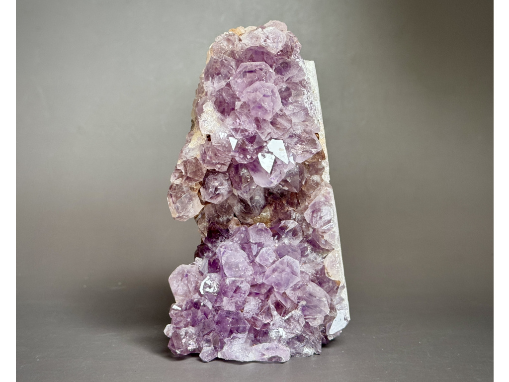 36382 6 druzy z mineralu a polodrahokamu ametystova druza dekorace z ametystu