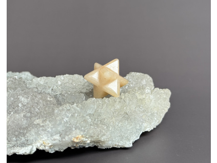 merkaby z minerálů a polodrahokamů, merkaba z aventurínu oranžového, avanturínová dekorace