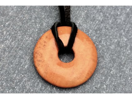 zkamenělé dřevo donut