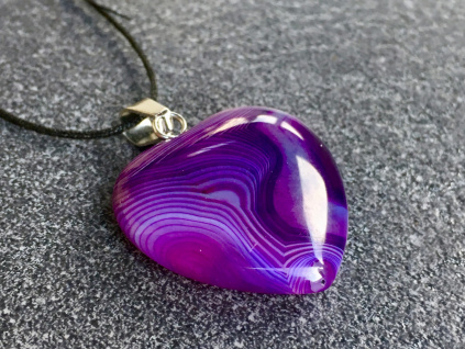 20009 privesky z mineralu achat fialovy privesek srdce