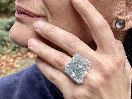 prsteny z minerálů, kalcitový květ prsten